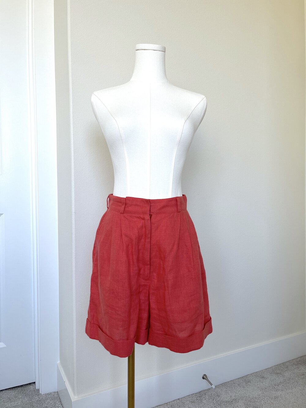 AG Studio Coastal Clean Girl Coral 100% Linen Pleated High-Waisted Cuffed Shorts